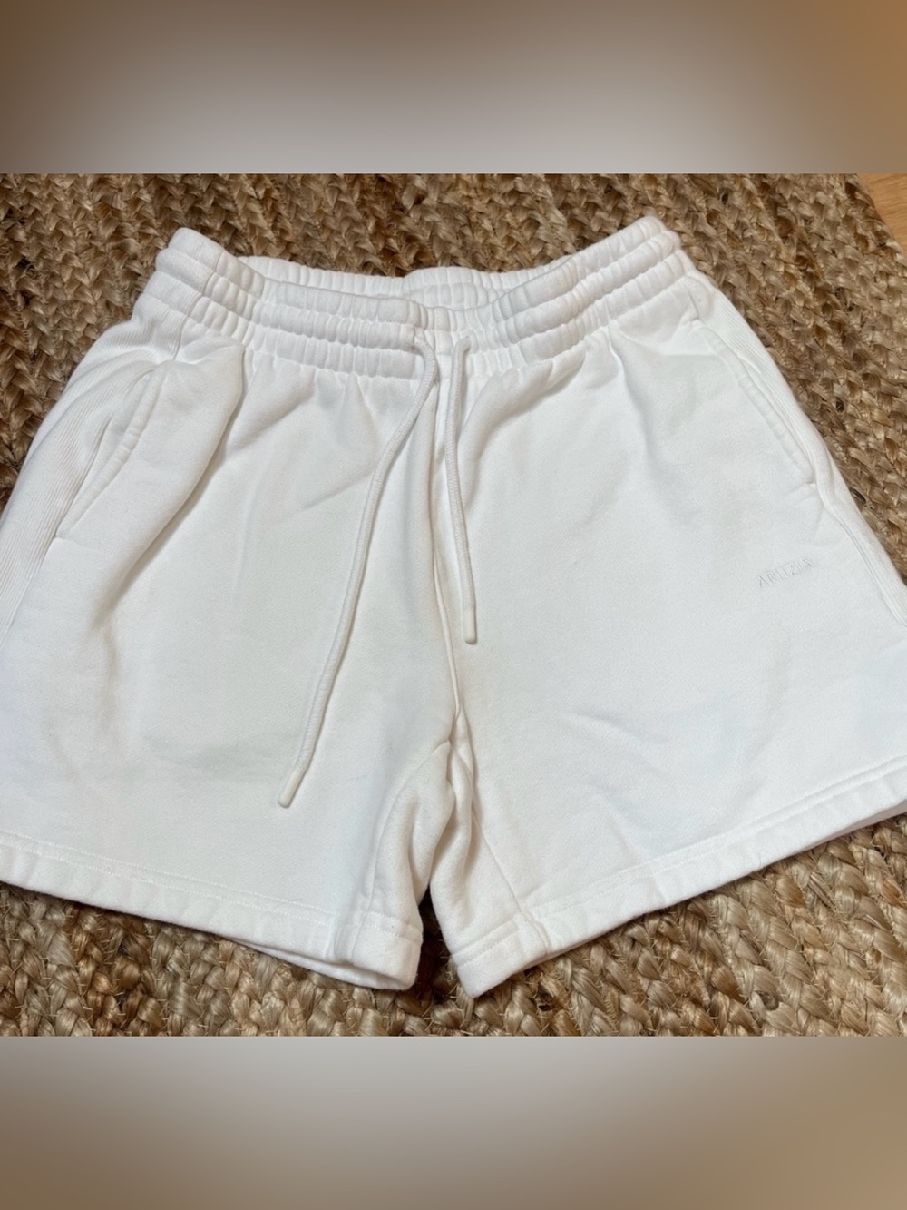 Aritzia boyfriend fit sweat shorts